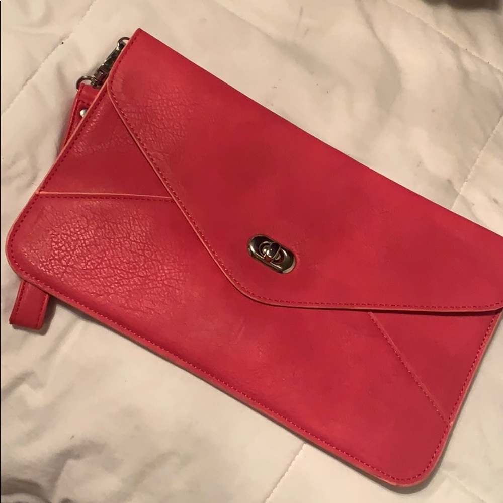 Smart Set clutch/wristlet